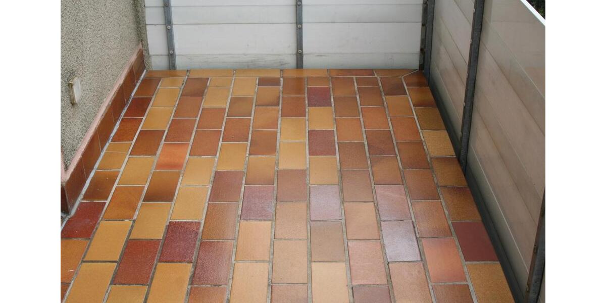Dachgeschoßwohnung Bochum Eppendorf - 3.5 Zimmer, 82 m&sup2;, 660&euro; | Angebot:25294051