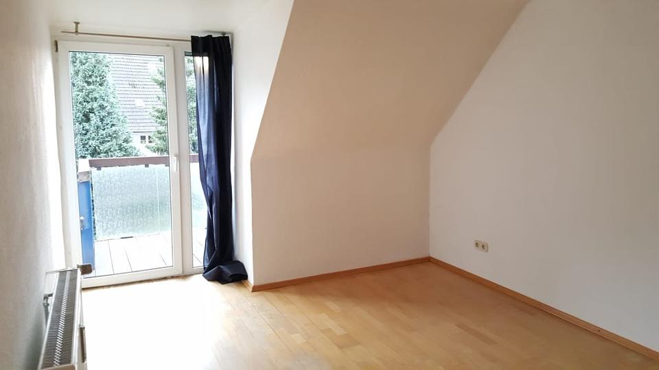 Dachgeschoßwohnung Essen Stadtbezirk III - 2 Zimmer, 49 m&sup2;, 409&euro; | Angebot:26044669
