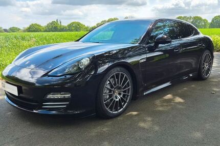 Porsche Panamera 177.082 km 24.100 &euro; Marl 45770