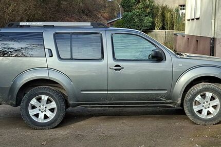 Nissan Pathfinder 315.000 km 3.490 &euro; Dorsten 46284