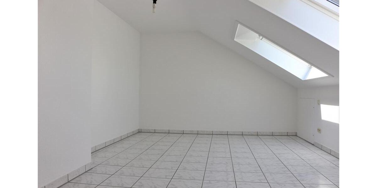 Dachgeschoßwohnung Dinslaken Lohberg - 2.5 Zimmer, 76 m&sup2;, 730&euro; | Angebot:26633965