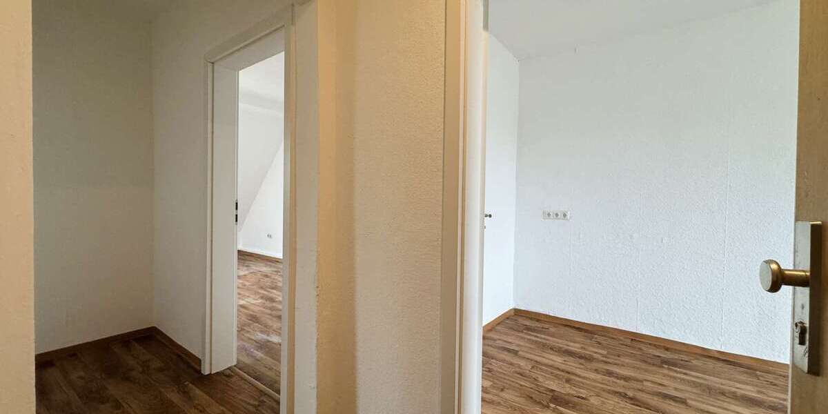 Großzügige, renovierte 5-Zimmer-Dachgeschosswohnung in Bochum-Wattenscheid – perfekt für Familien - Etagenwohnung Bochum Günnigfeld | Angebot:26193832