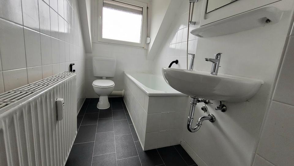 Dachgeschoßwohnung Essen Stadtbezirk IV - 2 Zimmer, 47 m&sup2;, 429&euro; | Angebot:24516980