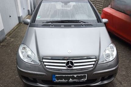 Mercedes-Benz 200 121.000 km 3.100 &euro; Velbert 42551
