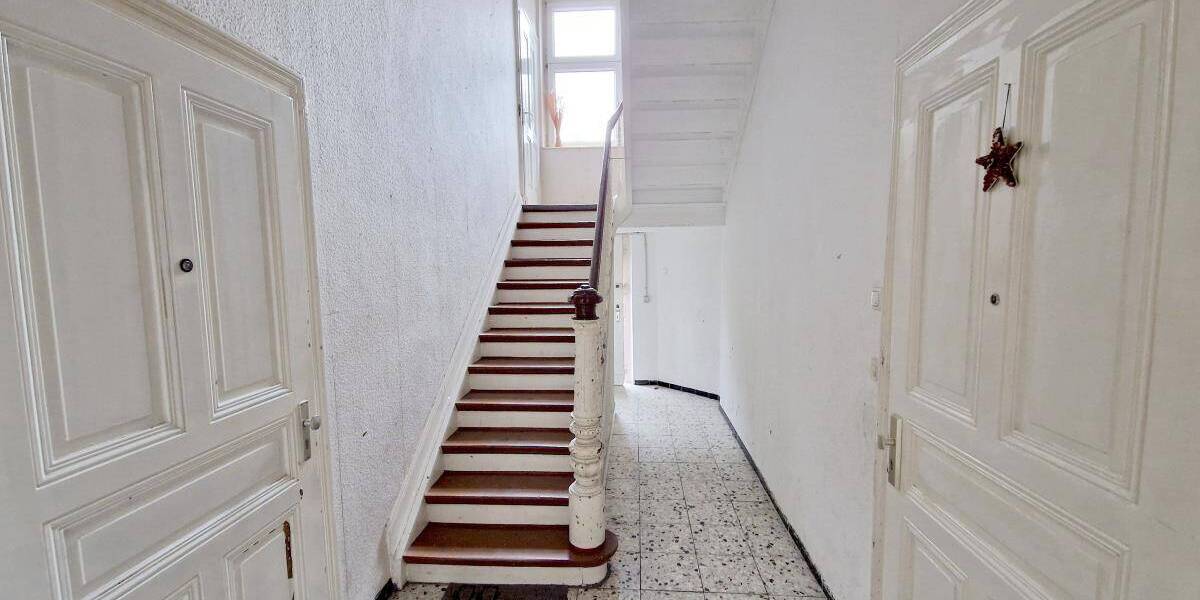 Mehrfamilienhaus, Wohnhaus Oberhausen Sterkrade-Mitte - 289.000&euro; | Angebot:26044282