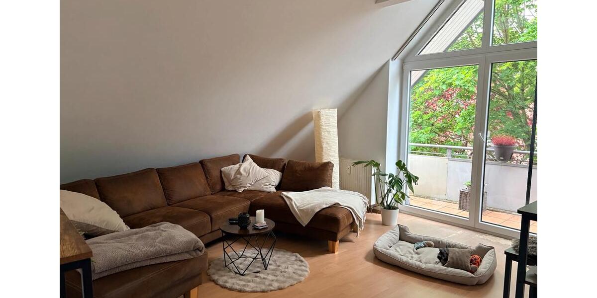 Dachgeschoßwohnung Dinslaken Hiesfeld - 3.5 Zimmer, 89 m&sup2;, 1.135&euro; | Angebot:26664027