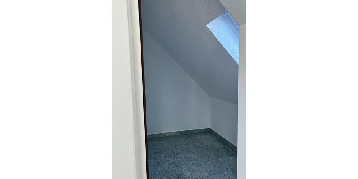 Dachgeschoßwohnung Dinslaken - 1 Zimmer, 44 m&sup2;, 119.000&euro; | Angebot:26021692