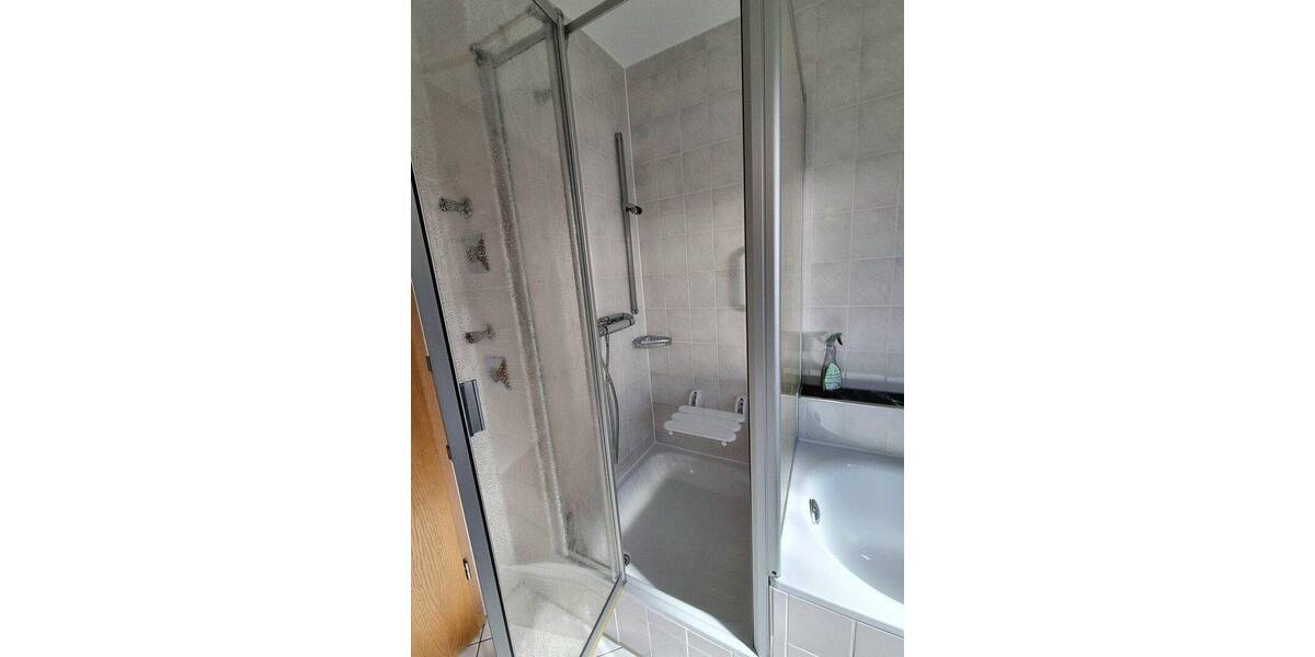 Etagenwohnung Bochum Höntrop - 3 Zimmer, 118 m&sup2;, 1.250&euro; | Angebot:26875118