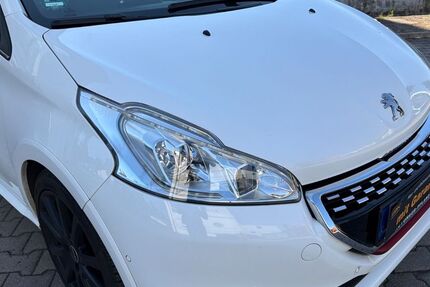 Peugeot 208 97.800 km 9.490 &euro; Dortmund 44379
