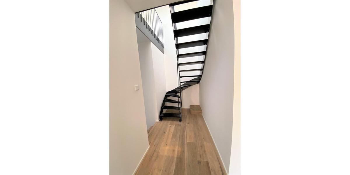 Maisonettenwohnung Essen Stadtbezirk II - 4 Zimmer, 185 m&sup2;, 2.400&euro; | Angebot:26660199