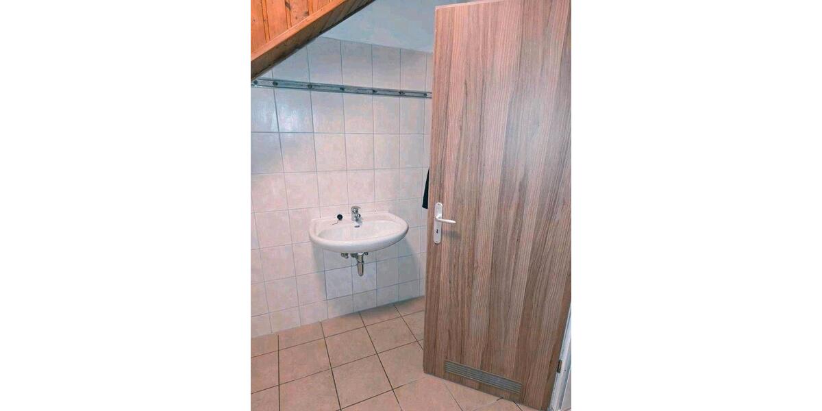 Dachgeschoßwohnung Dinslaken Hiesfeld - 2.5 Zimmer, 73 m&sup2;, 670&euro; | Angebot:25987330