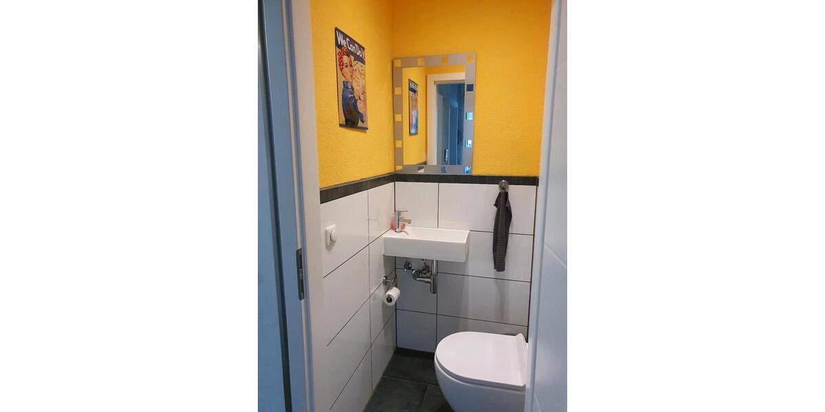 Reihenhaus Essen Stadtbezirk VI - 7 Zimmer, 160 m&sup2;, 1.500&euro; | Angebot:25830712