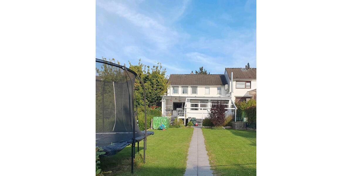 Reihenhaus Essen Stadtbezirk VI - 7 Zimmer, 160 m&sup2;, 1.500&euro; | Angebot:25830712