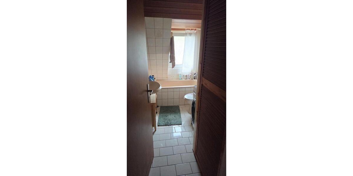 Dachgeschoßwohnung Oberhausen Biefang - 2.5 Zimmer, 45 m&sup2;, 450&euro; | Angebot:26577511