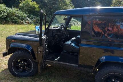 Land Rover Defender 318.582 km 26.600 &euro; Essen 45257