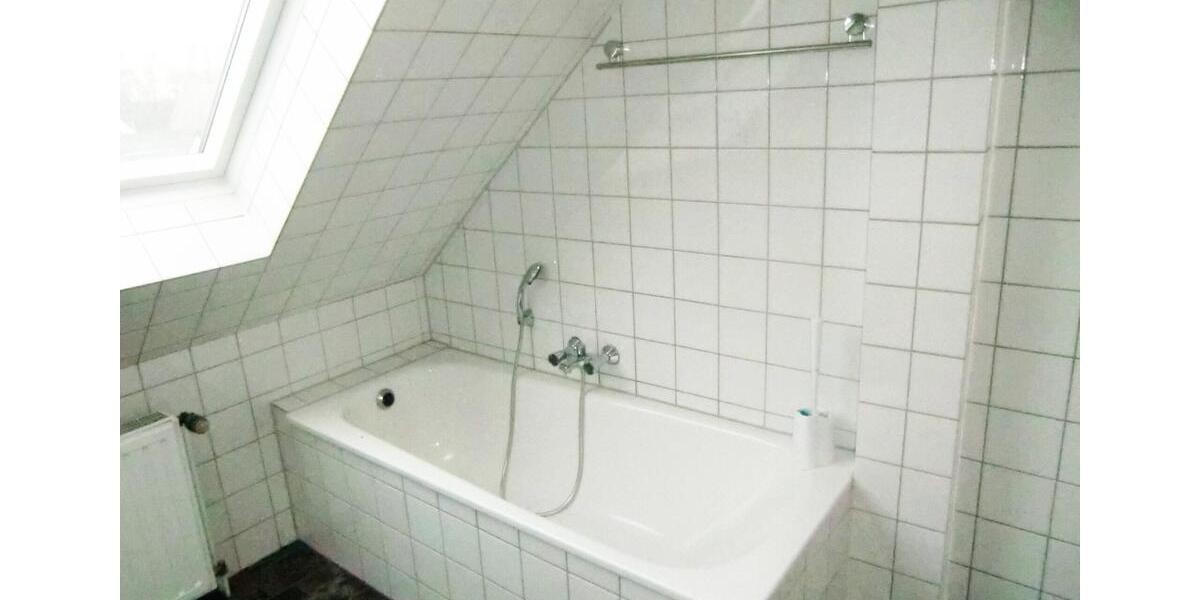 Dachgeschoßwohnung Gladbeck Brauck - 2.5 Zimmer, 80 m&sup2;, 420&euro; | Angebot:25931912