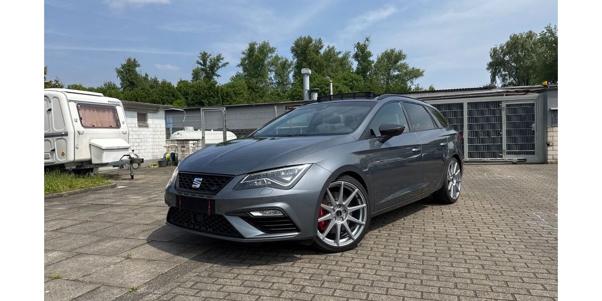 Seat Leon 72.100 km 21.800 &euro; Essen 45279