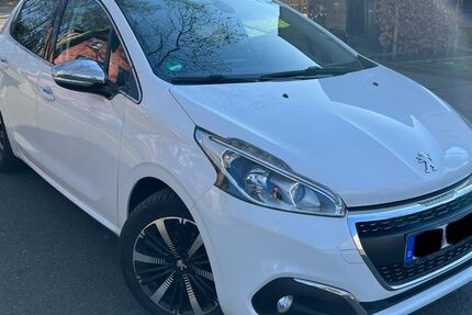 Peugeot 208 141.000 km 5.700 &euro; Essen 45329