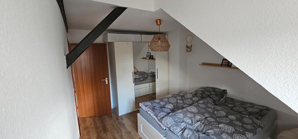 Dachgeschoßwohnung Bochum Altenbochum - 2.5 Zimmer, 60 m&sup2;, 605&euro; | Angebot:26022709