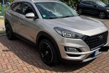 Hyundai TUCSON 45.897 km 17.000 &euro; Dinslaken 46539
