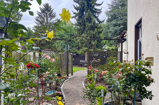 Einfamilienhaus Essen Stadtbezirk VI - 30 Zimmer, 824 m&sup2;, 1.495.000&euro; | Angebot:26065920