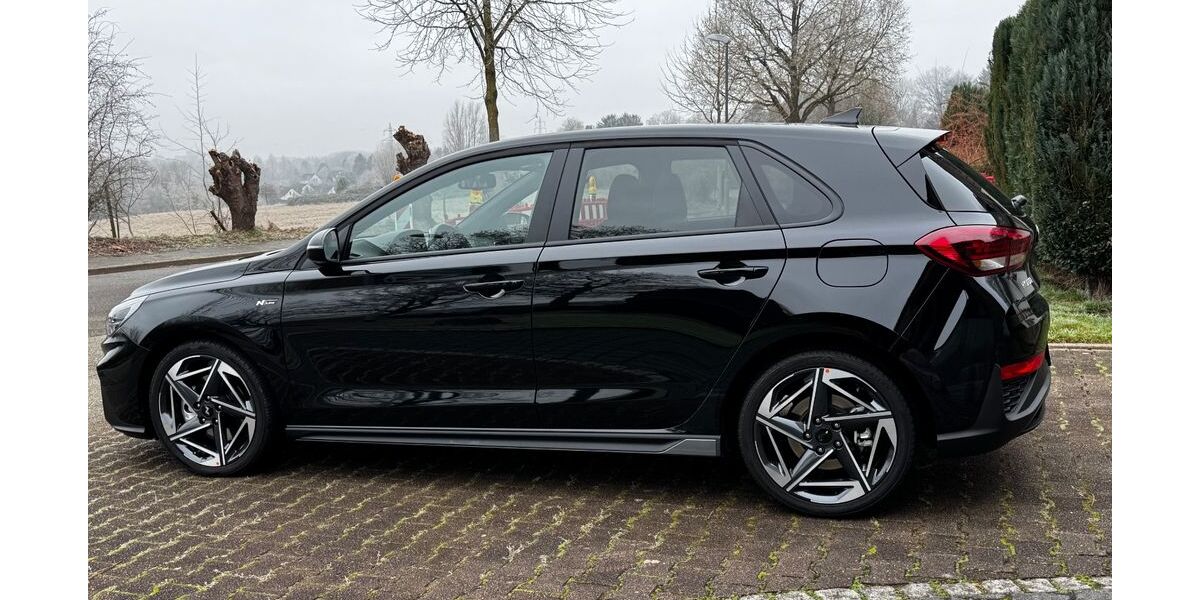 Hyundai i30 2.900 km 25.500 &euro; ESSEN 45359