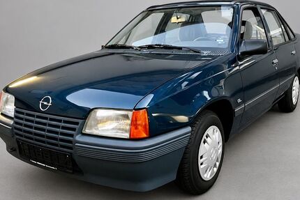 Opel Kadett 103.550 km 2.950 &euro; Essen 45127