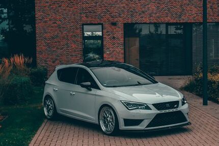 Seat Leon 121.404 km 20.999 &euro; Selm 59379
