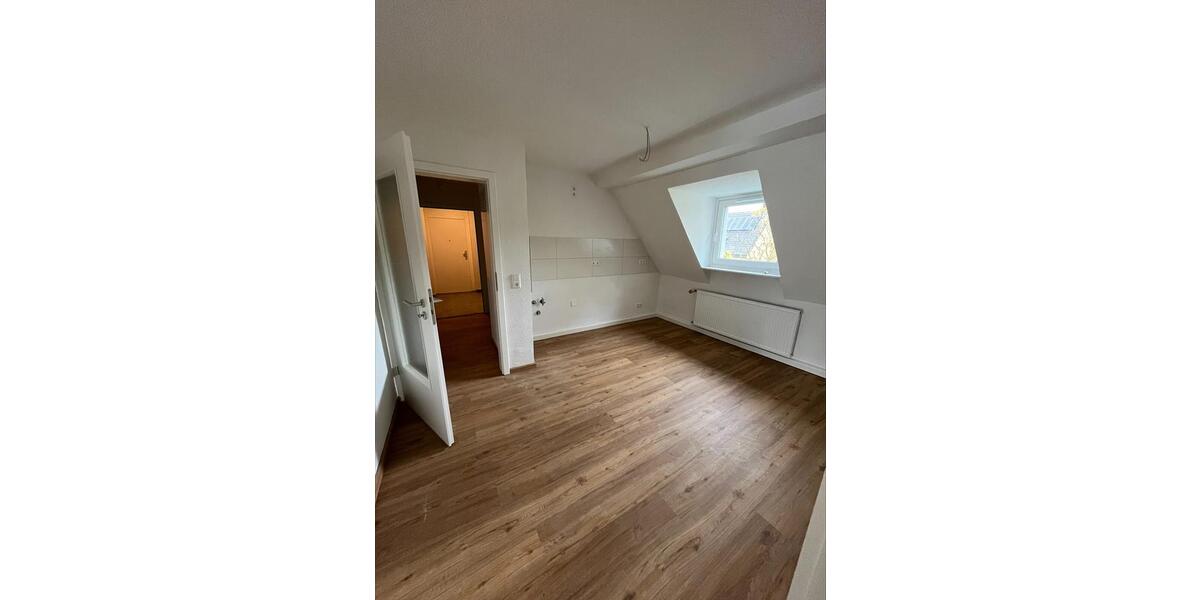 Dachgeschoßwohnung Dortmund Innenstadt West - 2.5 Zimmer, 55 m&sup2;, 658&euro; | Angebot:24656153