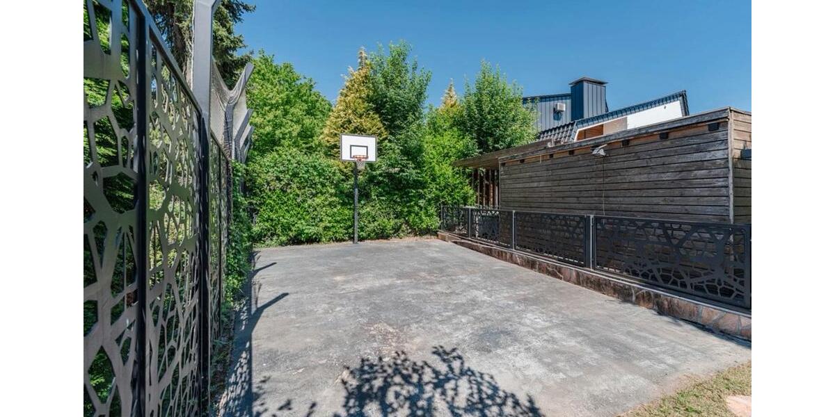 Villa Essen Stadtbezirk IX - 6 Zimmer, 307 m&sup2;, 400&euro; | Angebot:25926286