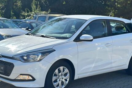 Hyundai i20 99.721 km 7.490 &euro; Recklinghausen 45665