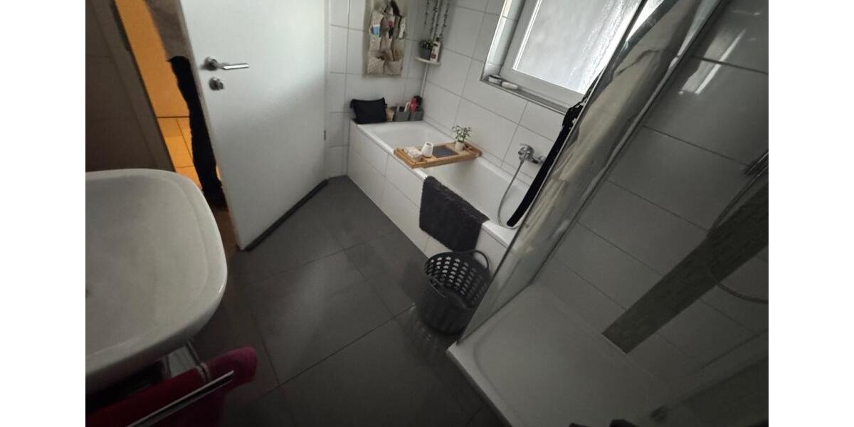 Erdgeschoßwohnung Oberhausen Schmachtendorf - 4 Zimmer, 104 m&sup2;, 1.511&euro; | Angebot:25871325