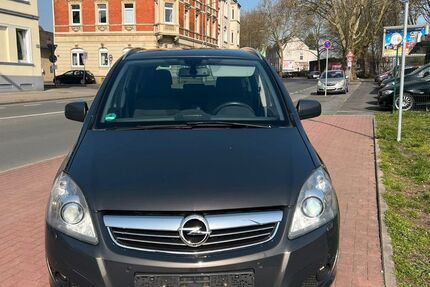 Opel Zafira 131.000 km 5.690 &euro; Recklinghausen 45657