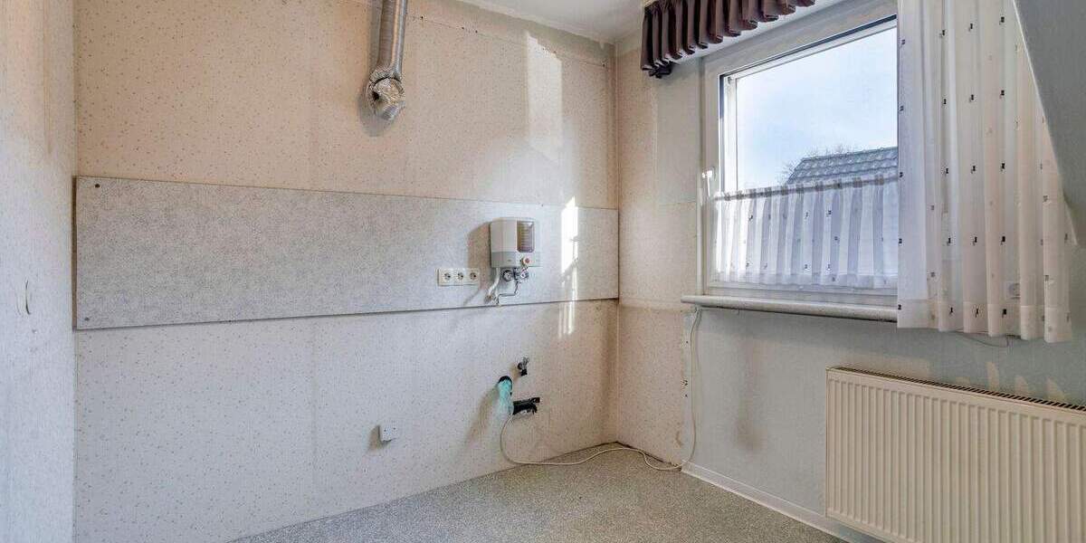 Mehrfamilienhaus, Wohnhaus Oberhausen Buschhausen - 7 Zimmer, 217 m&sup2;, 330.000&euro; | Angebot:25799175