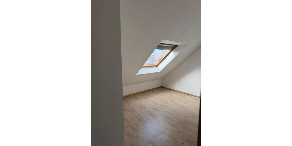 Dachgeschoßwohnung Gelsenkirchen Gelsenkirchen-Nord - 3.5 Zimmer, 76 m&sup2;, 530&euro; | Angebot:25976719