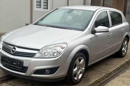 Opel Astra 99.000 km 3.490 &euro; Hattingen 45525