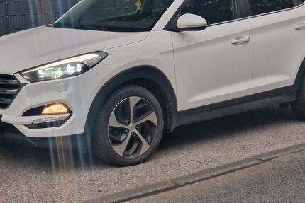 Hyundai TUCSON 110.000 km 15.500 &euro; Essen 45327