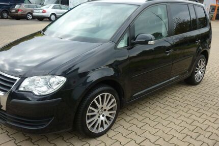 VW Touran 227.000 km 2.950 &euro; Essen 45144