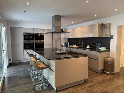 LUXURIÖSES TRAUMHAUS MIT POOL - Reihenendhaus Essen Stadtbezirk II | Angebot:26742049