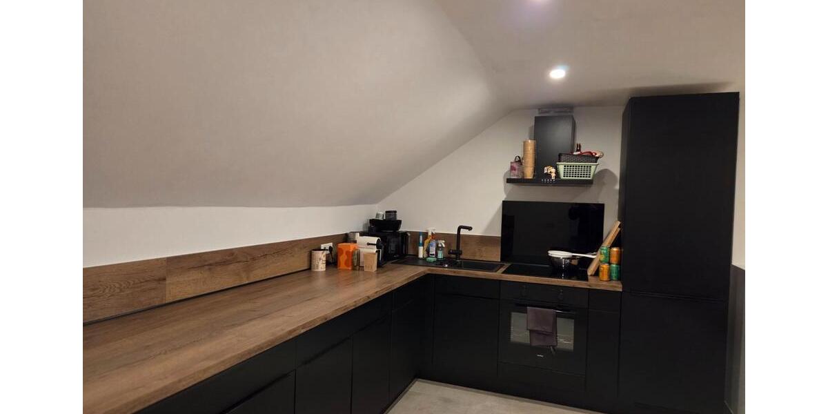 Dachgeschoßwohnung Essen Stadtbezirk VIII - 3 Zimmer, 85 m&sup2;, 950&euro; | Angebot:26638437