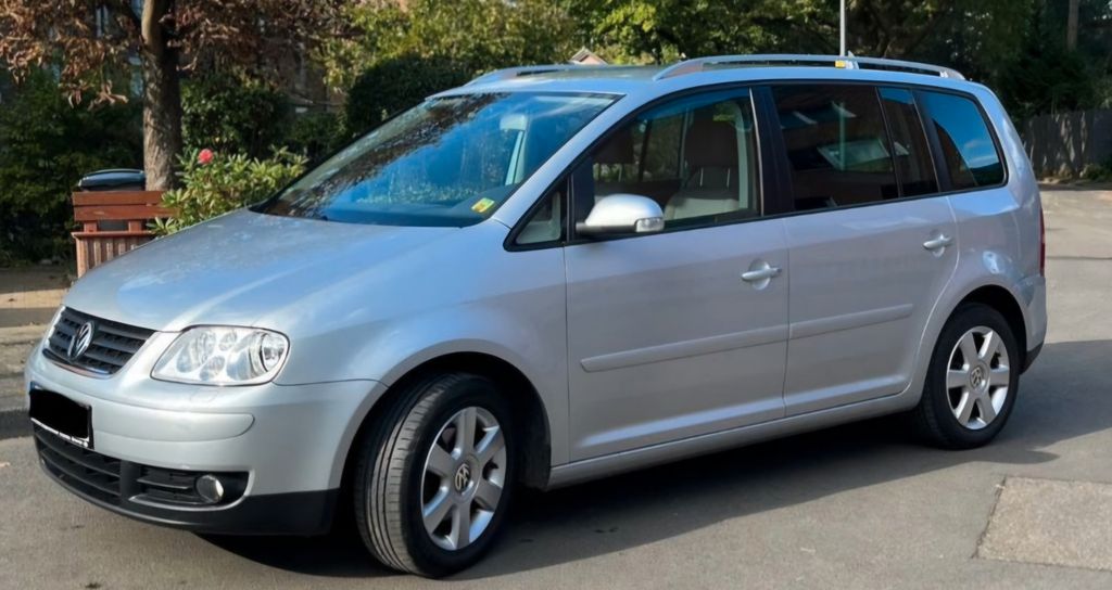VW Touran 169.999 km 4.690 &euro; Essen 45277