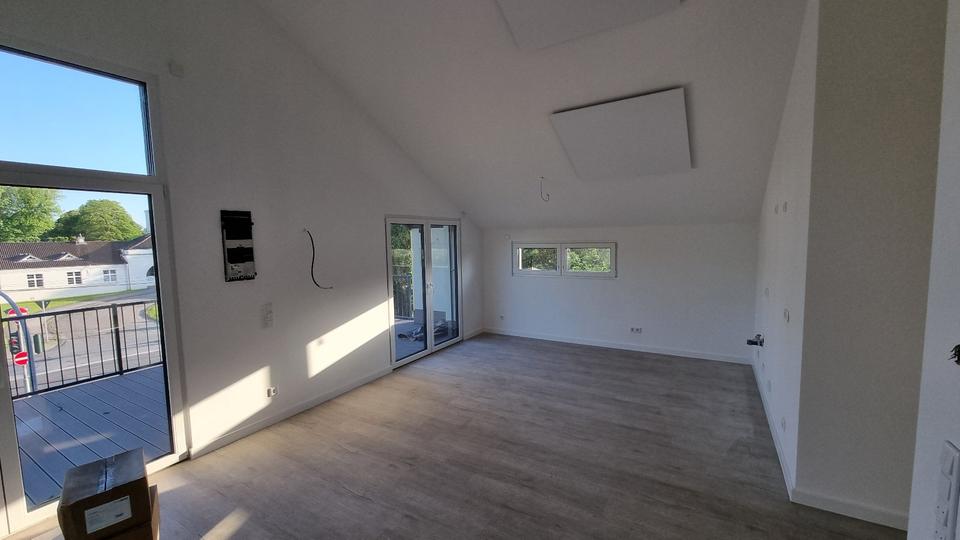 Dachgeschoßwohnung Mülheim an der Ruhr Menden-Holthausen - 3 Zimmer, 76 m&sup2;, 1.200&euro; | Angebot:25340739