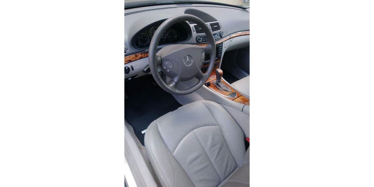 Mercedes-Benz E 320 183.000 km 3.800 &euro; Recklinghausen 45663