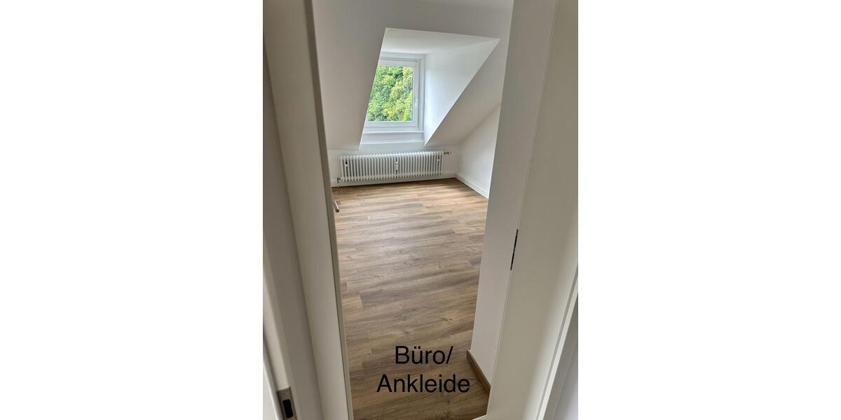 Dachgeschoßwohnung Gelsenkirchen Gelsenkirchen-Nord - 3 Zimmer, 61 m&sup2;, 730&euro; | Angebot:26688486