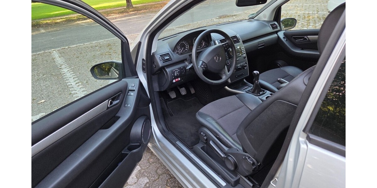 Mercedes-Benz A 200 99.000 km 4.500 &euro; Bochum 44787