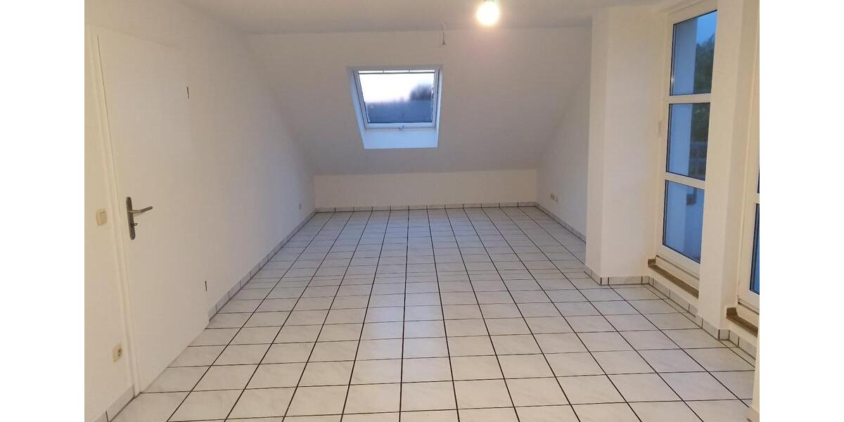 Dachgeschoßwohnung Essen Stadtbezirk VI - 2 Zimmer, 62 m&sup2;, 550&euro; | Angebot:27609700