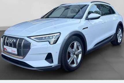 Audi e-tron 25.719 km 29.440 &euro; Gelsenkirchen 45894