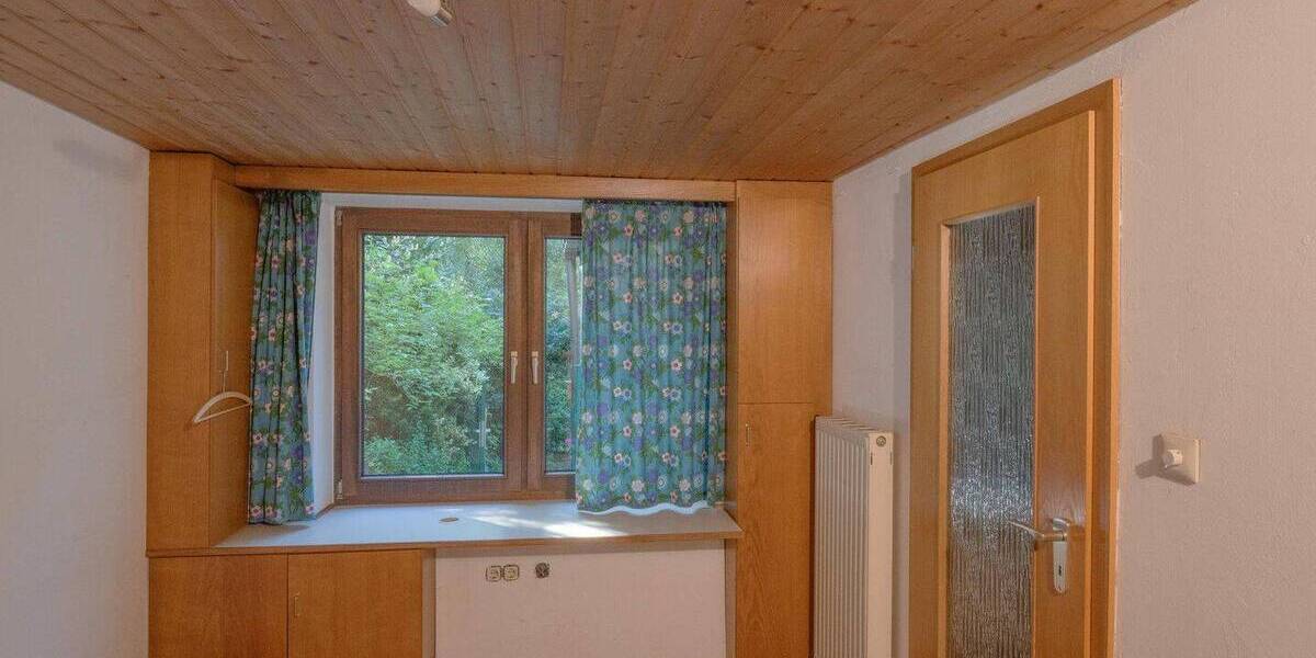 Einfamilienhaus Essen Bergerhausen - 8 Zimmer, 180 m&sup2;, 440.000&euro; | Angebot:26583846