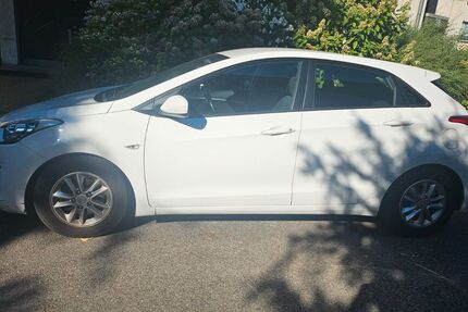 Hyundai i30 372.000 km 2.000 &euro; Essen 45219